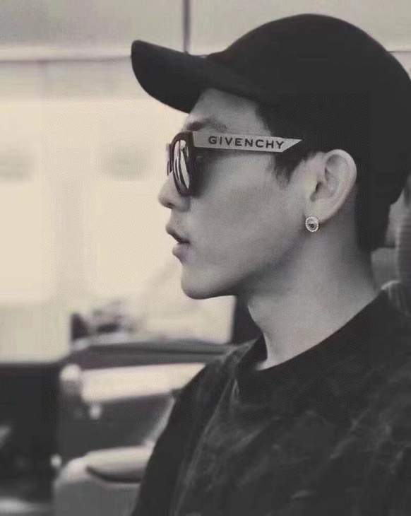 Picture of Givenchy Sunglasses _SKUfw71071288fw